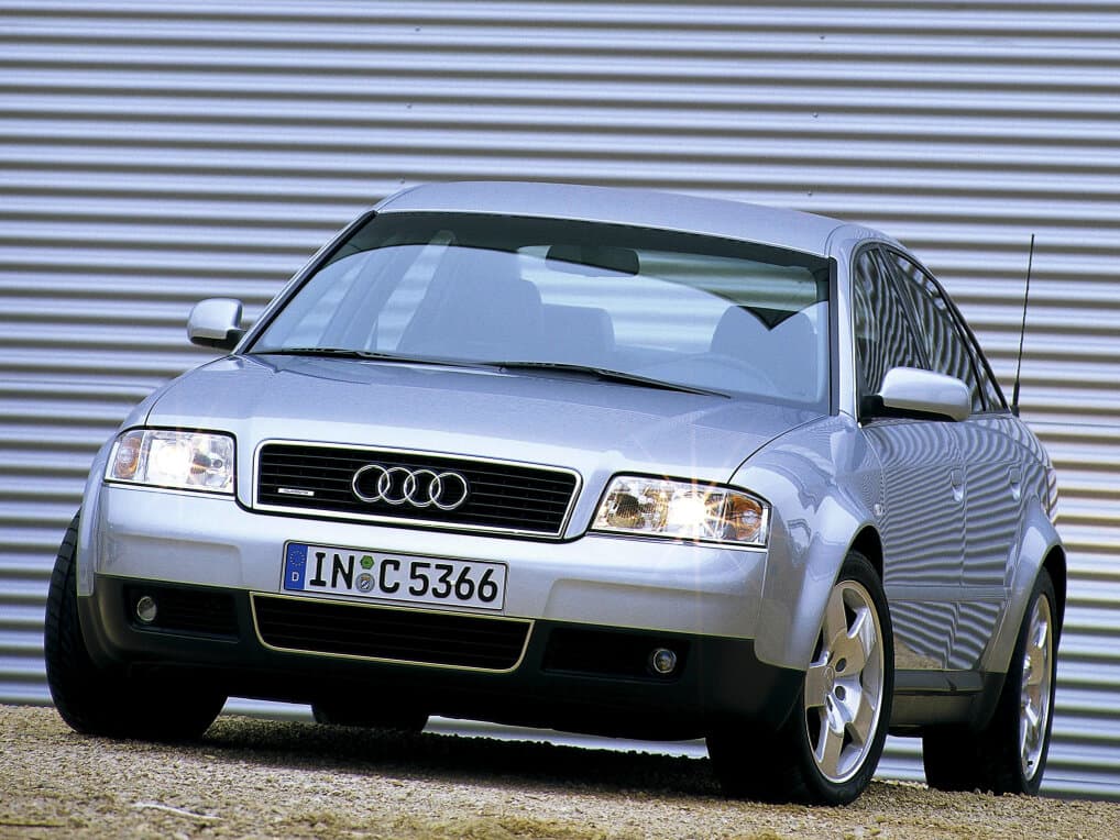 Audi A6 II (C5) — Öndən
