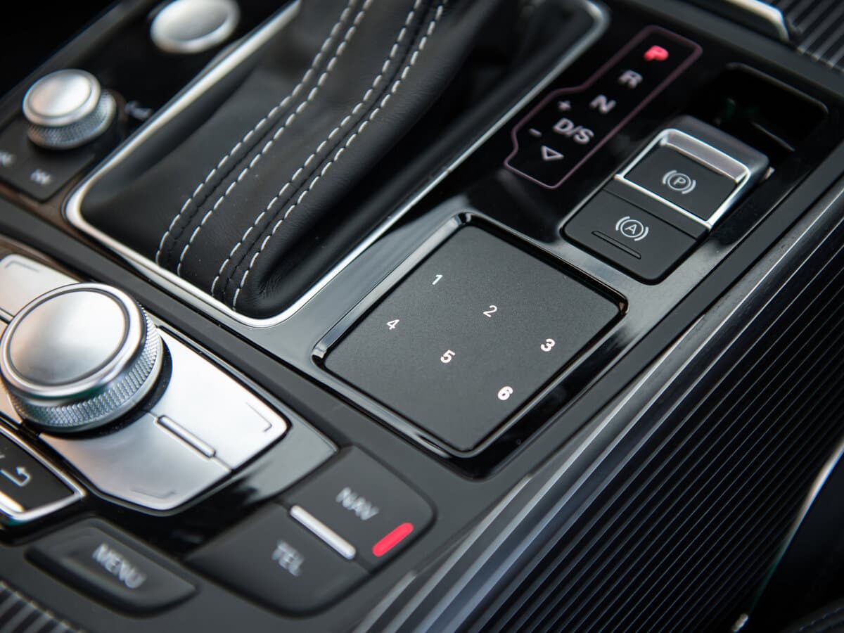 Audi A6 IV (C7) Restayling — Salon, öndən