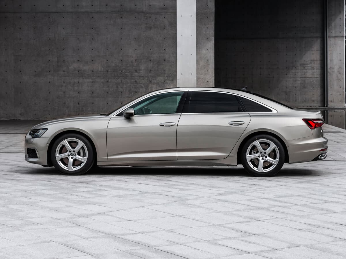 Audi A6 V (C8) — Yandan