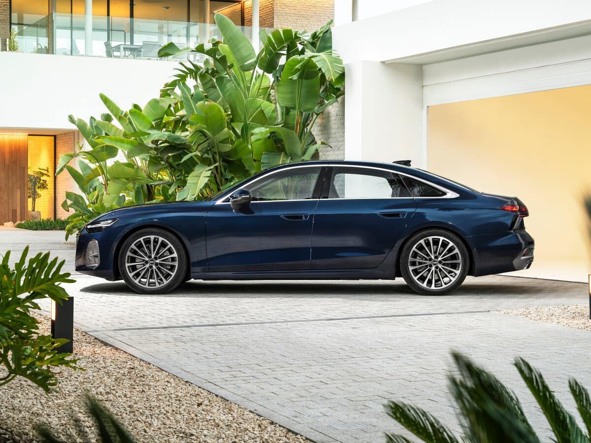 Audi A6 VI (C9) — Yandan