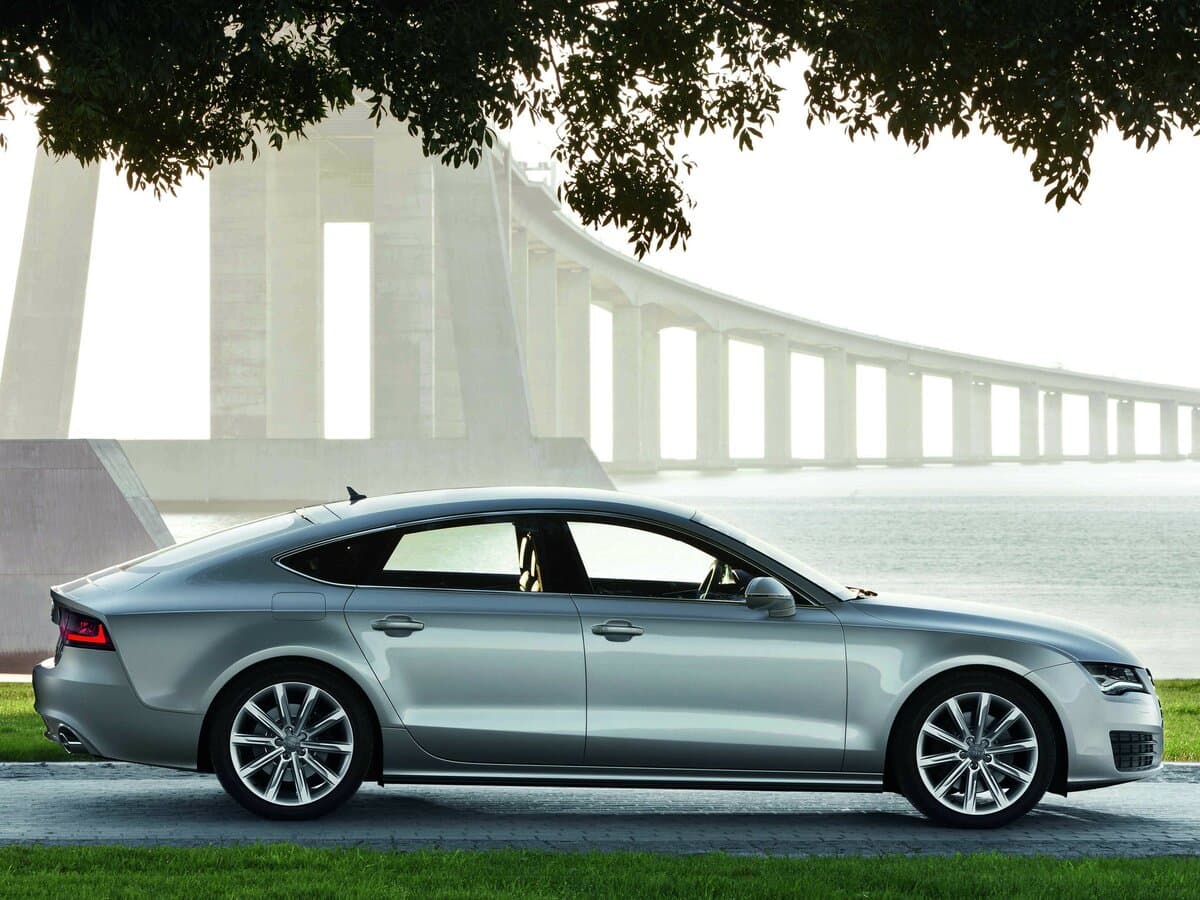 Audi A7 I (4G) — Yandan