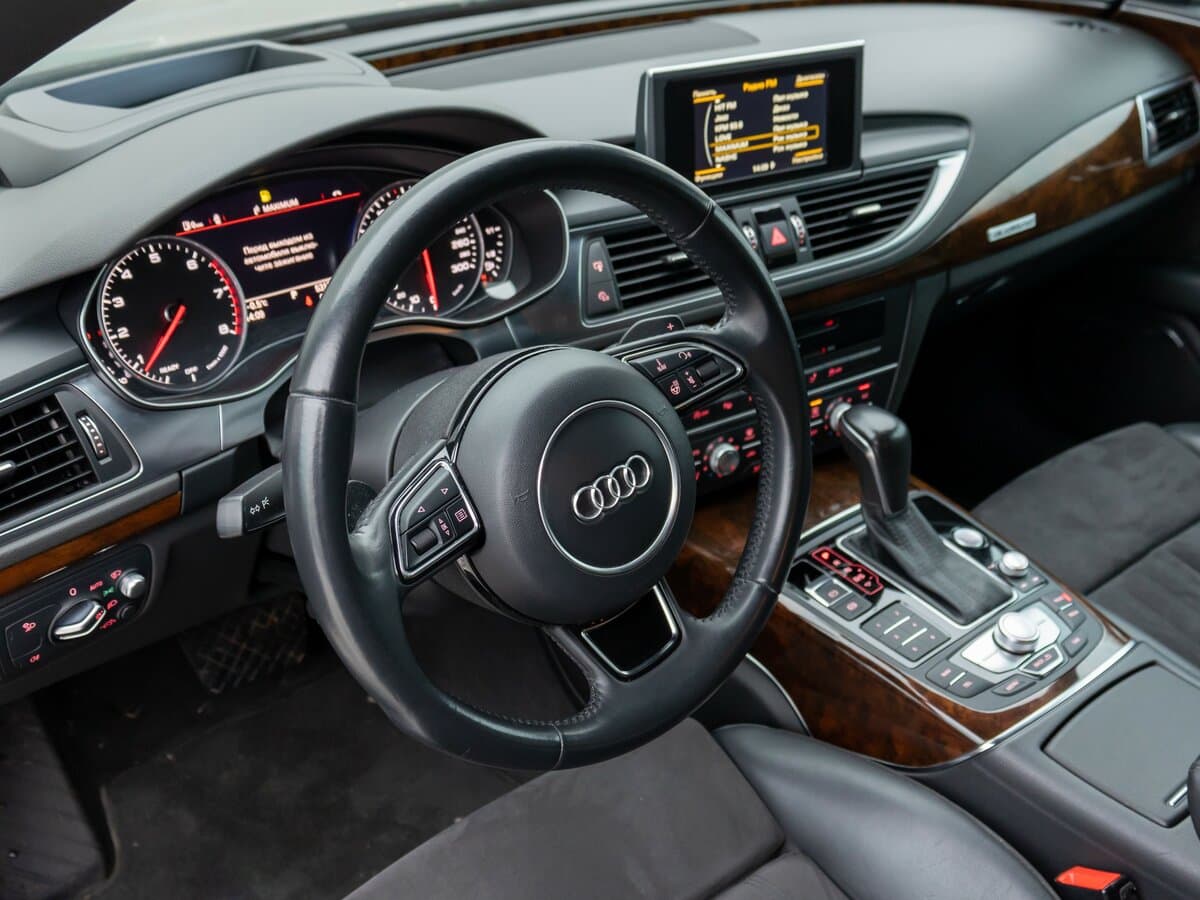 Audi A7 I (4G) Restayling — Sükan