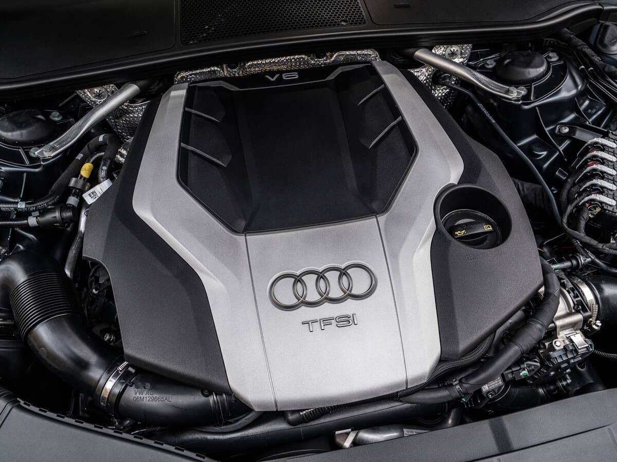 Audi A7 II (4K) — Salon, arxadan