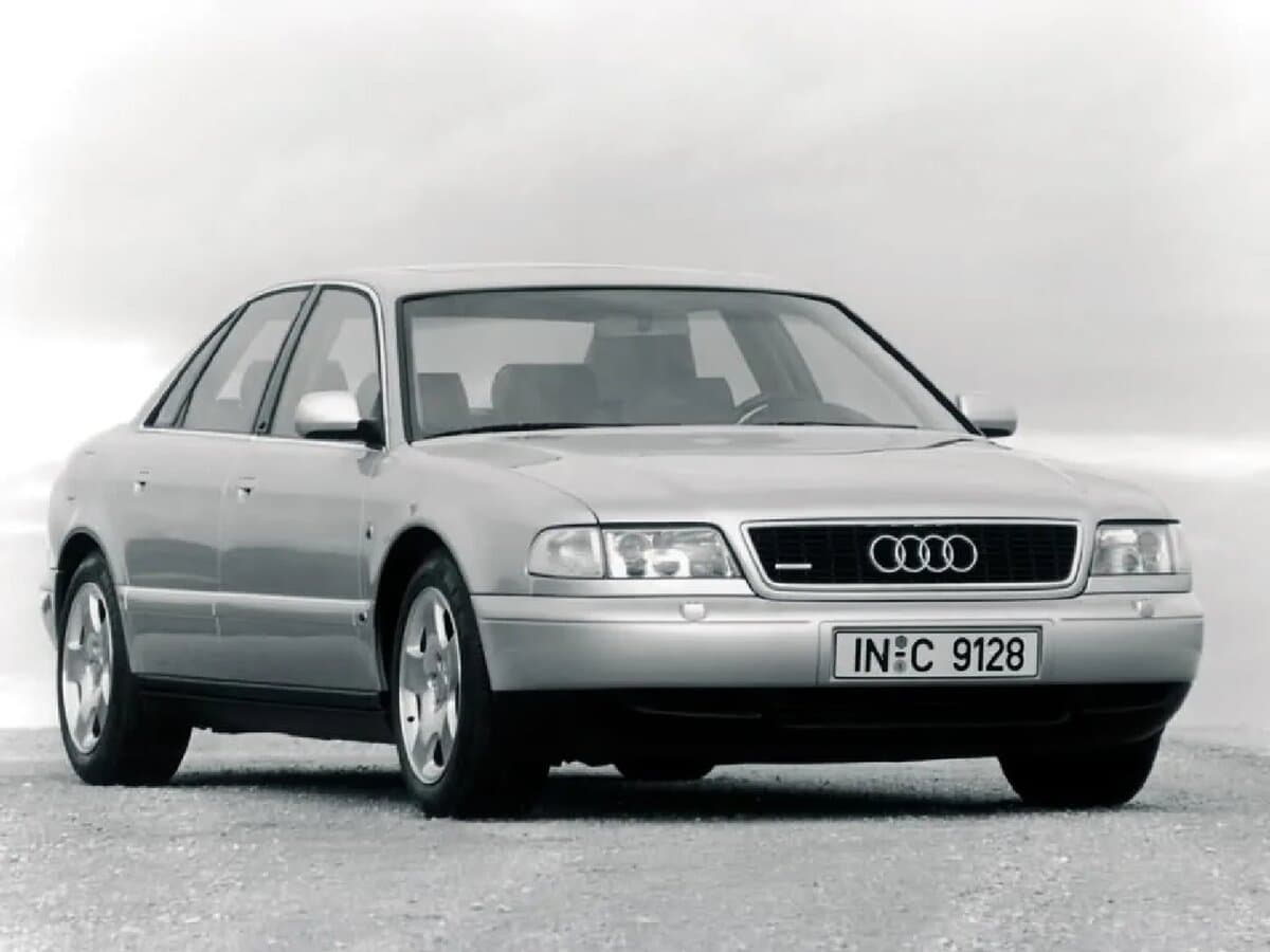 Audi A8 I (D2) — Öndən