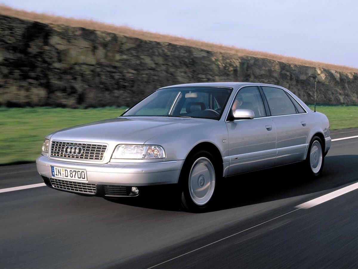 Audi A8 I (D2) Restayling — Əsas şəkil