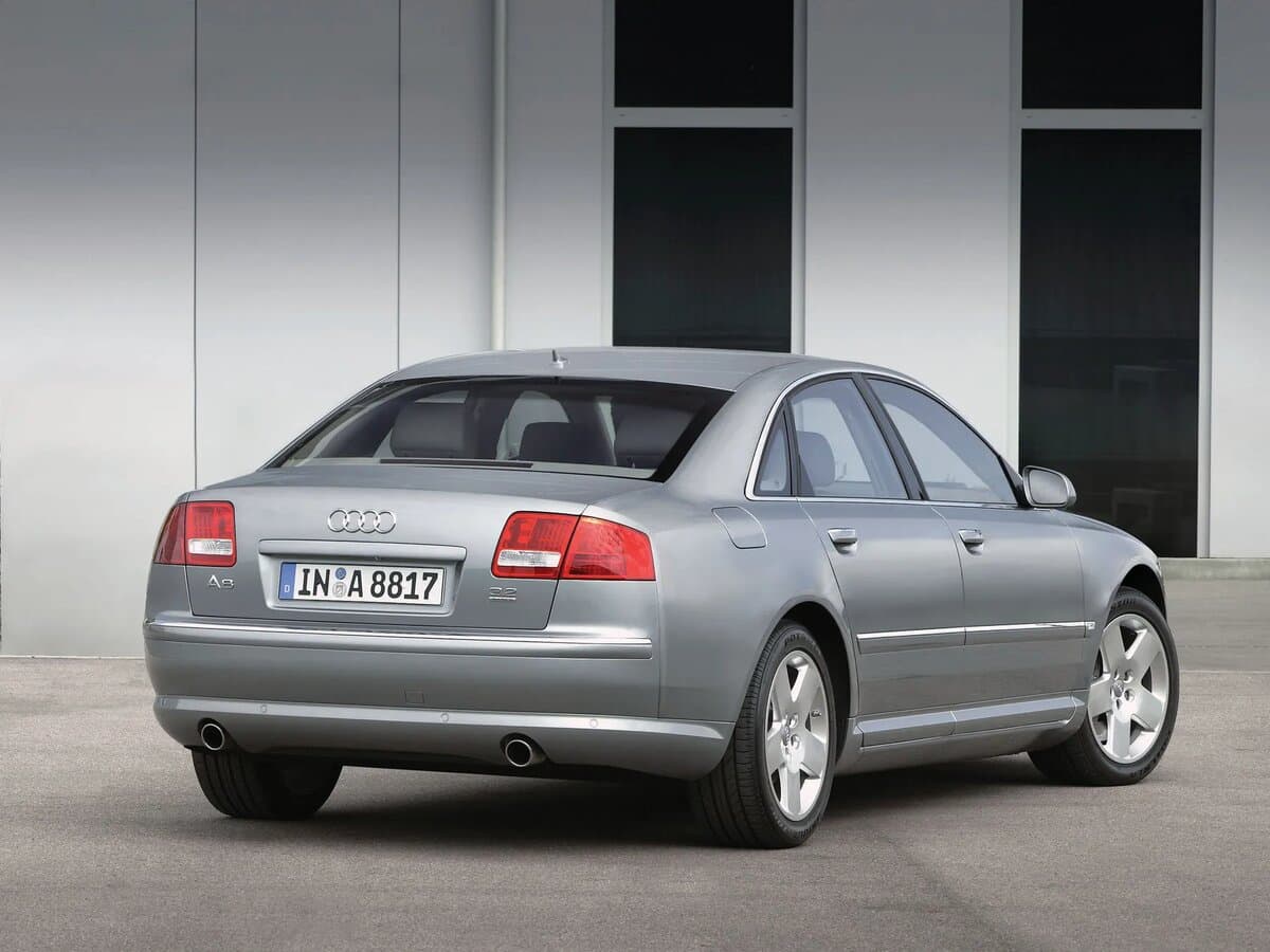 Audi A8 II (D3) Restayling — 3/4 arxadan