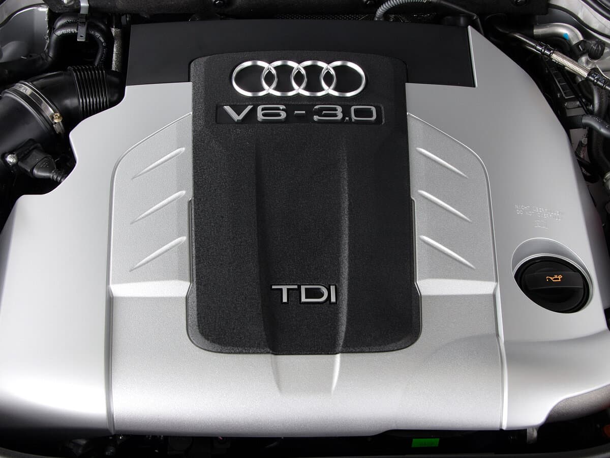 Audi A8 II (D3) Restayling 2 — Salon, öndən