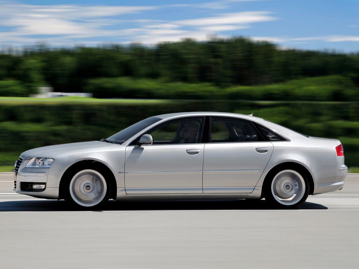 Audi A8 II (D3) Restayling 2 — Yandan