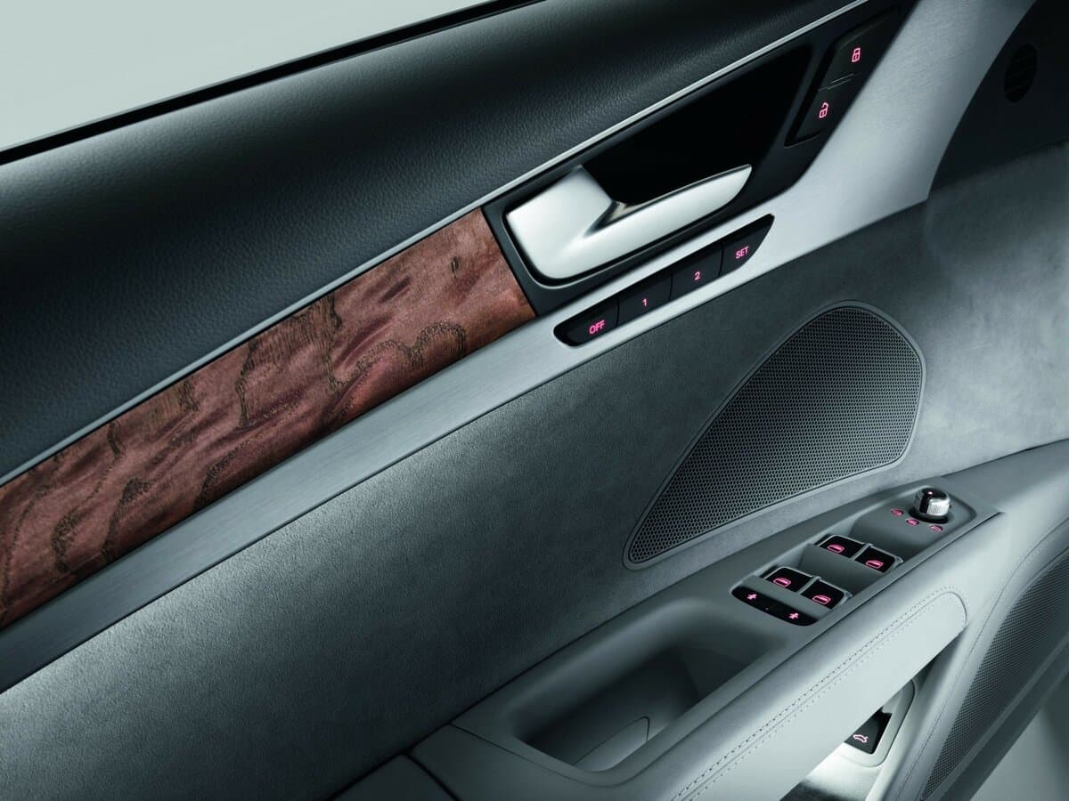 Audi A8 III (D4) — Qapı