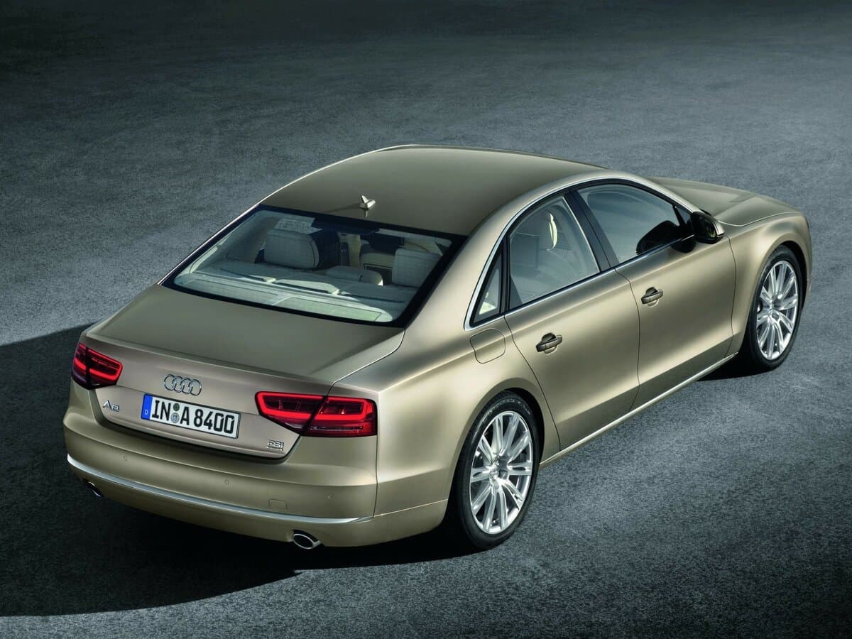 Audi A8 III (D4) — 3/4 arxadan