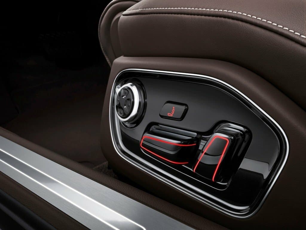 Audi A8 III (D4) Restayling — Salon, öndən