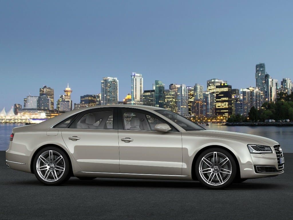 Audi A8 III (D4) Restayling — Yandan