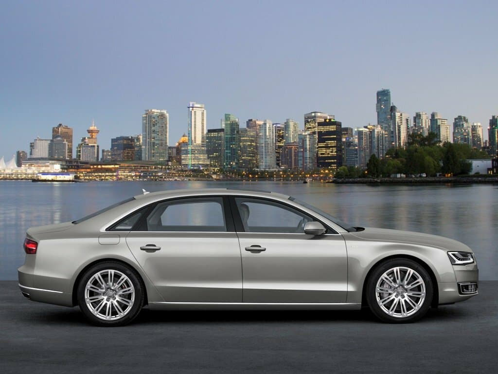 Audi A8 III (D4) Restayling — Yandan