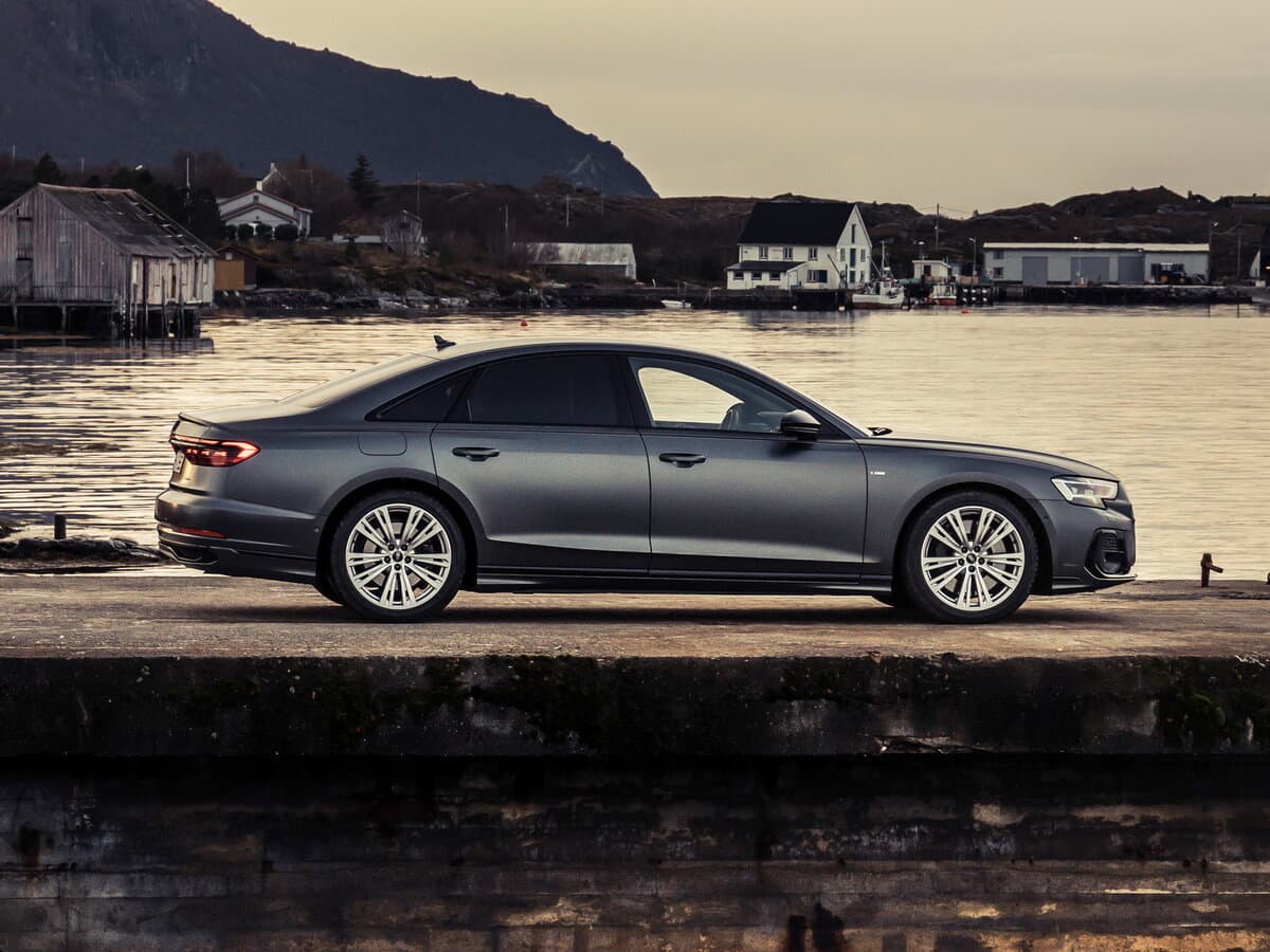Audi A8 IV (D5) Restayling — Yandan