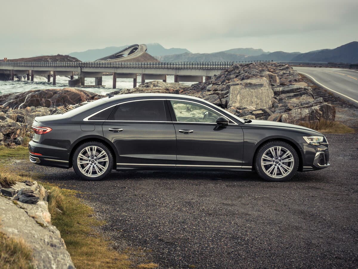 Audi A8 IV (D5) Restayling — Yandan