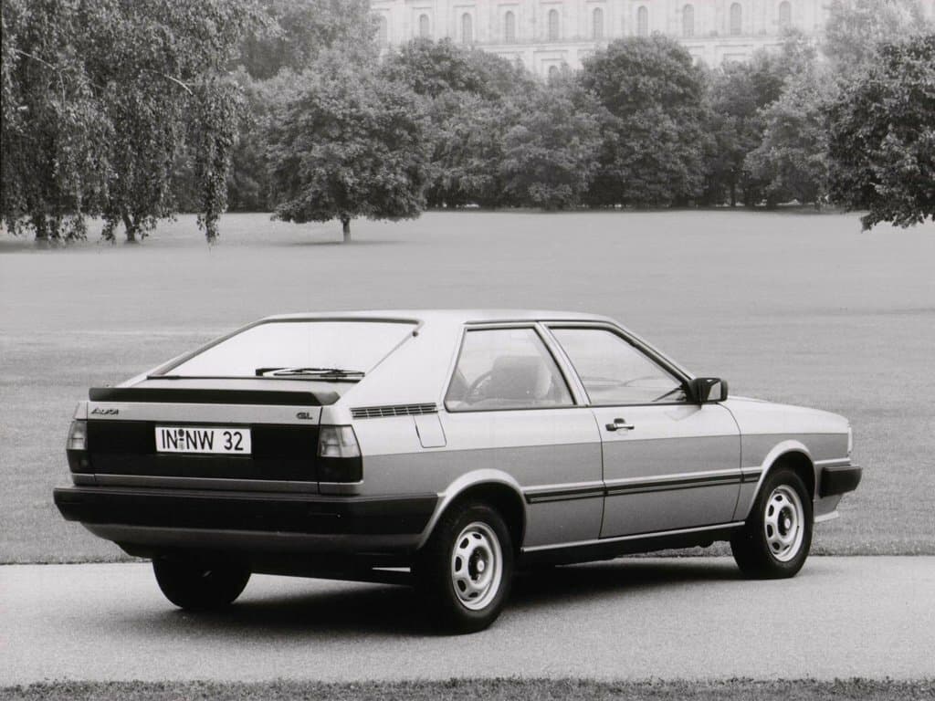 Audi Coupe I (B2) — 3/4 arxadan