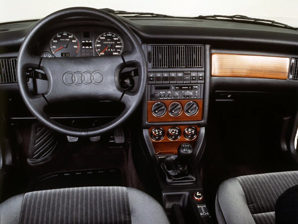 Audi Coupe II (B3) — Sükan