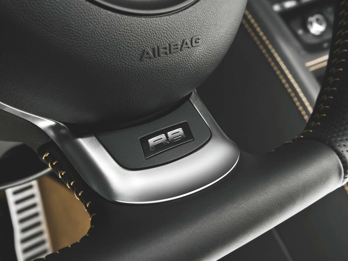 Audi R8 I (Typ 42) — Salon, arxadan