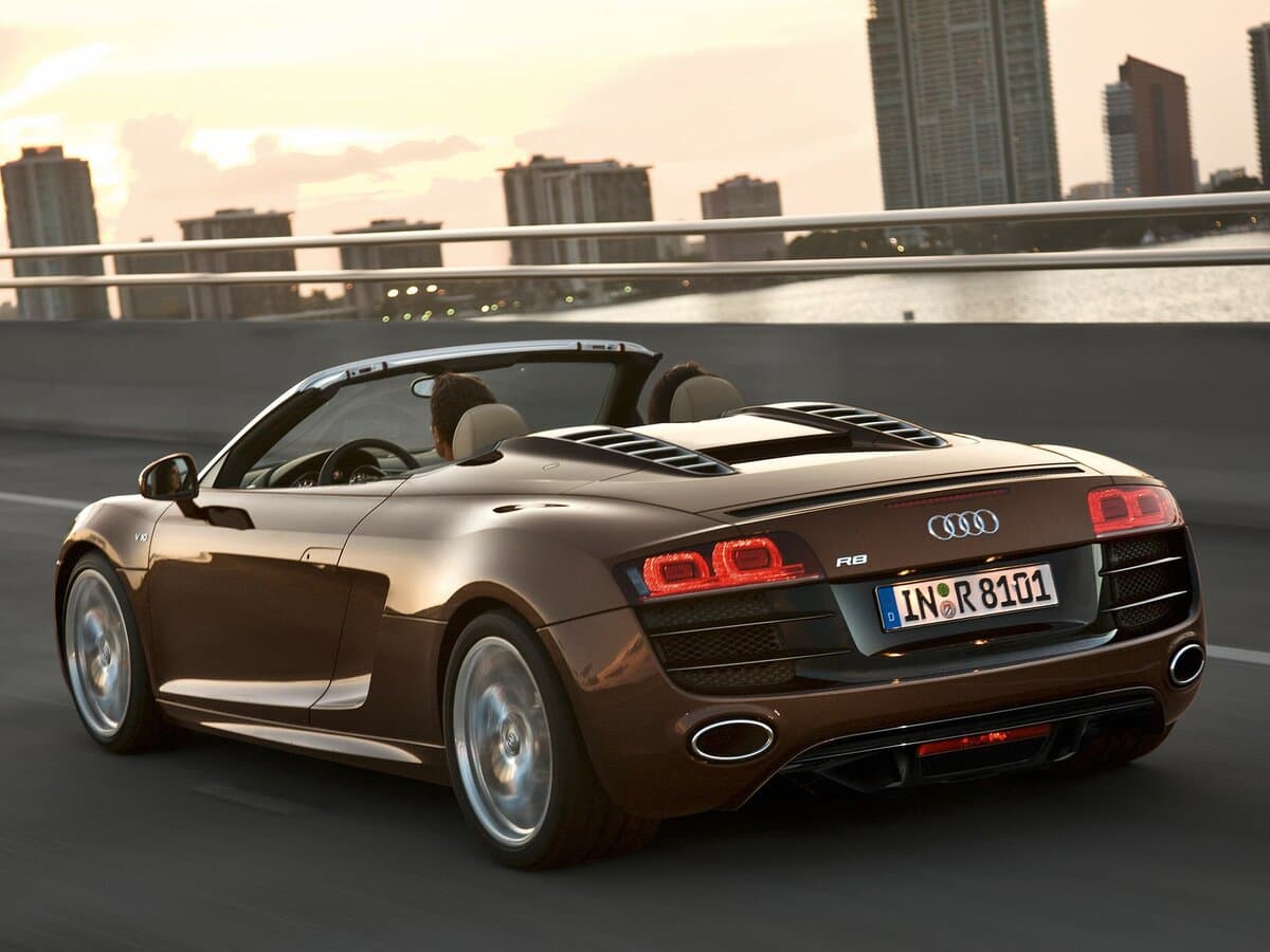 Audi R8 I (Typ 42) — 3/4 arxadan