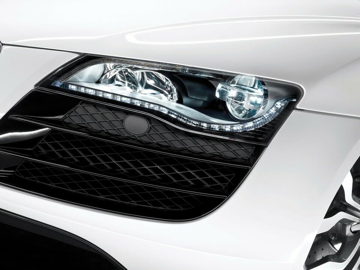 Audi R8 I (Typ 42) — Fara