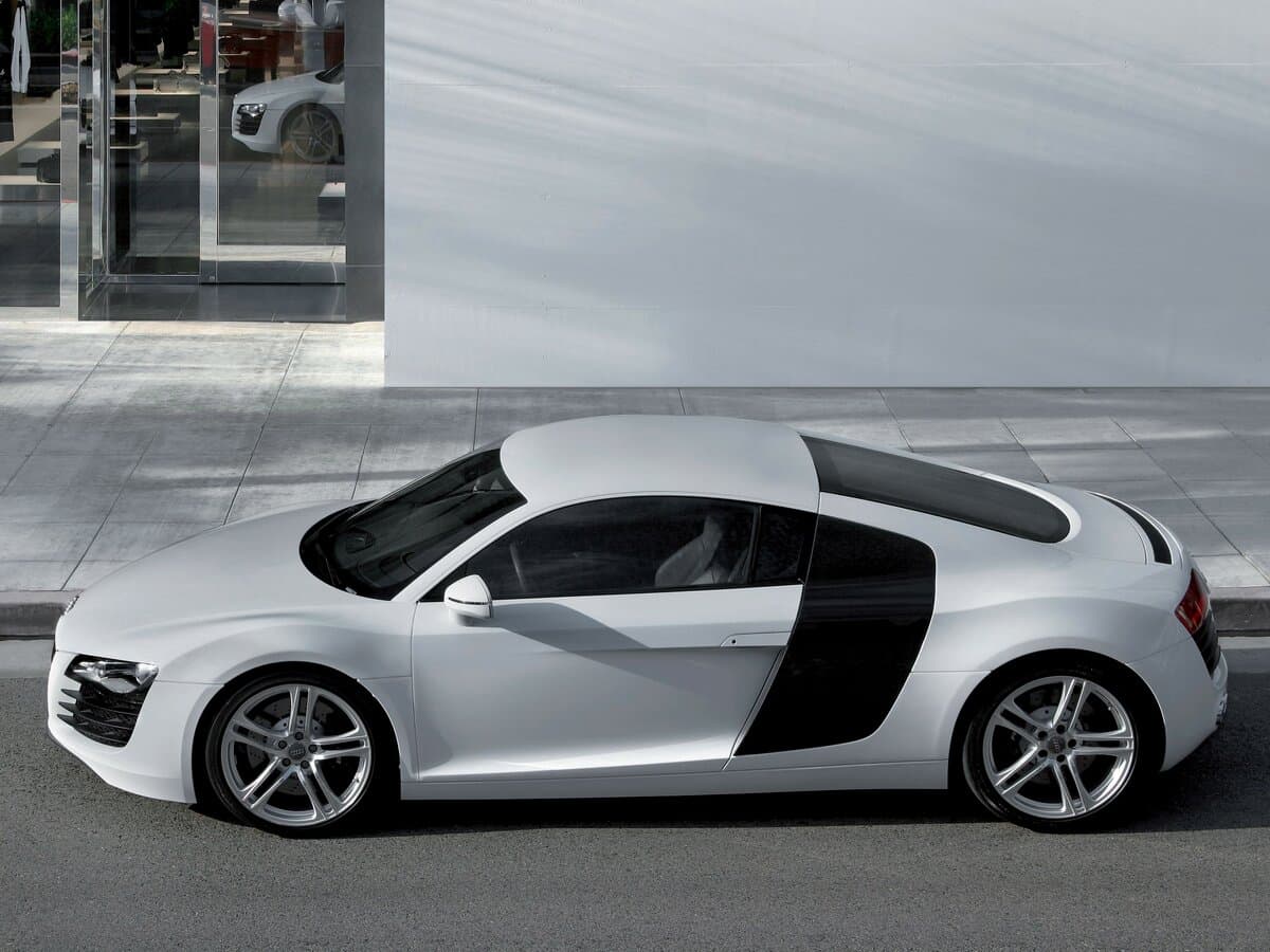 Audi R8 I (Typ 42) — Yandan