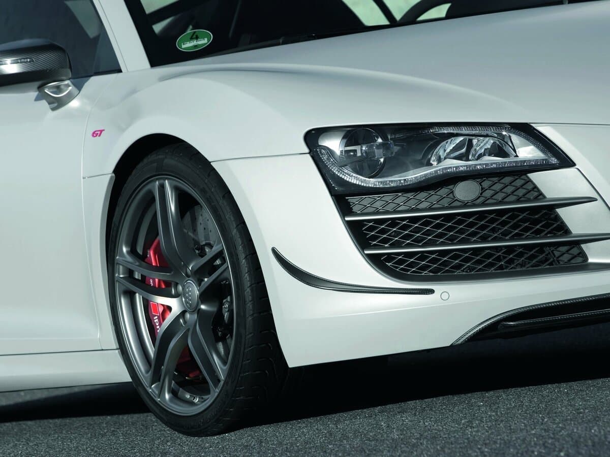 Audi R8 I (Typ 42) — Fara