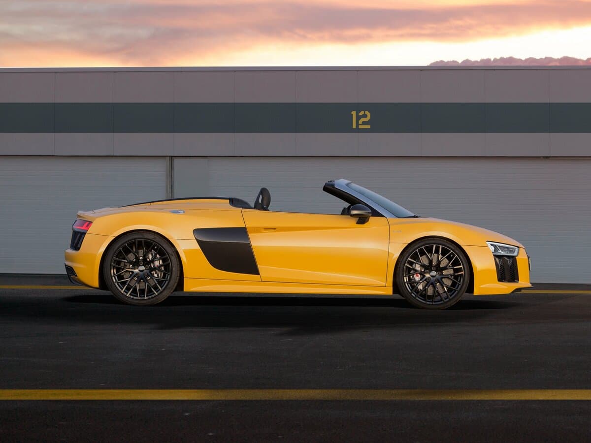 Audi R8 II (4S) — Yandan