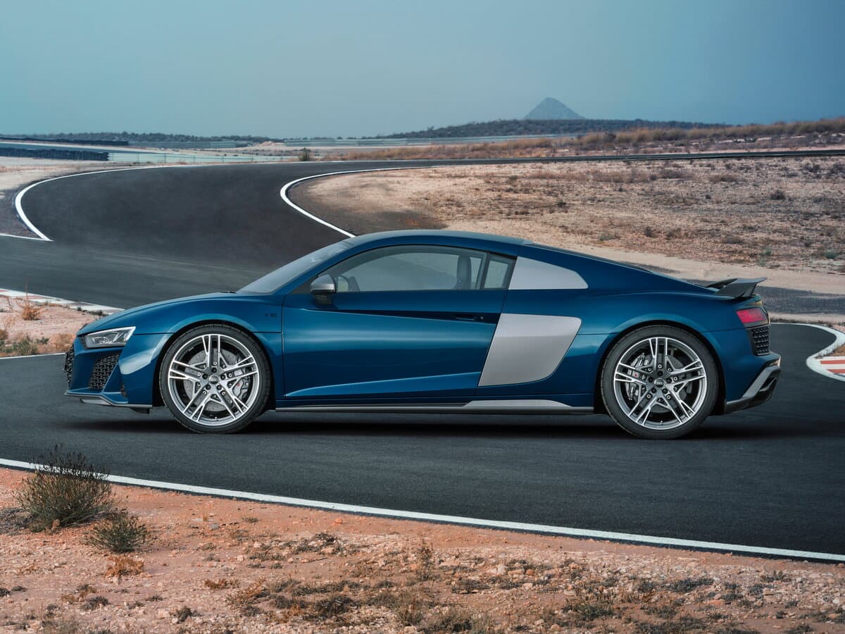 Audi R8 II (4S) Restayling — Yandan