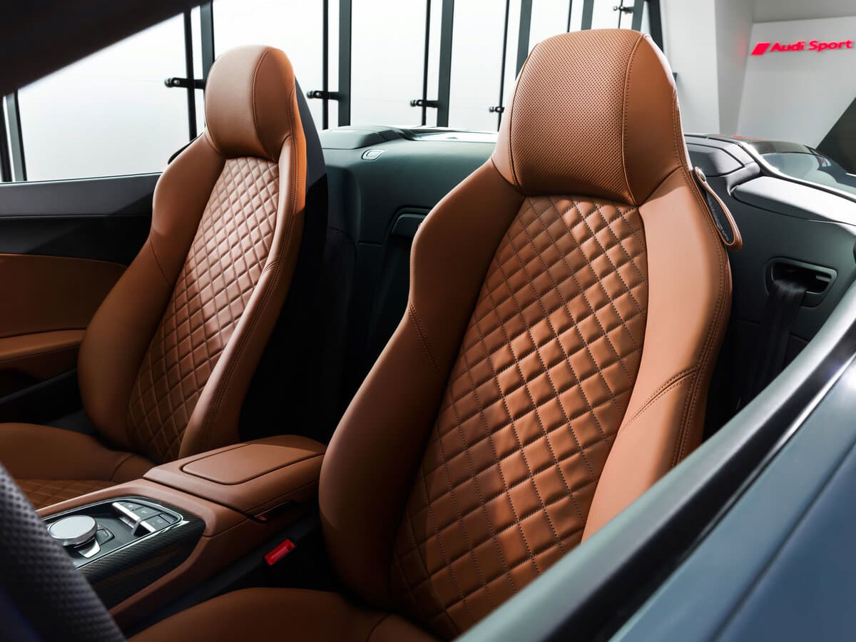 Audi R8 II (4S) Restayling — Salon, öndən