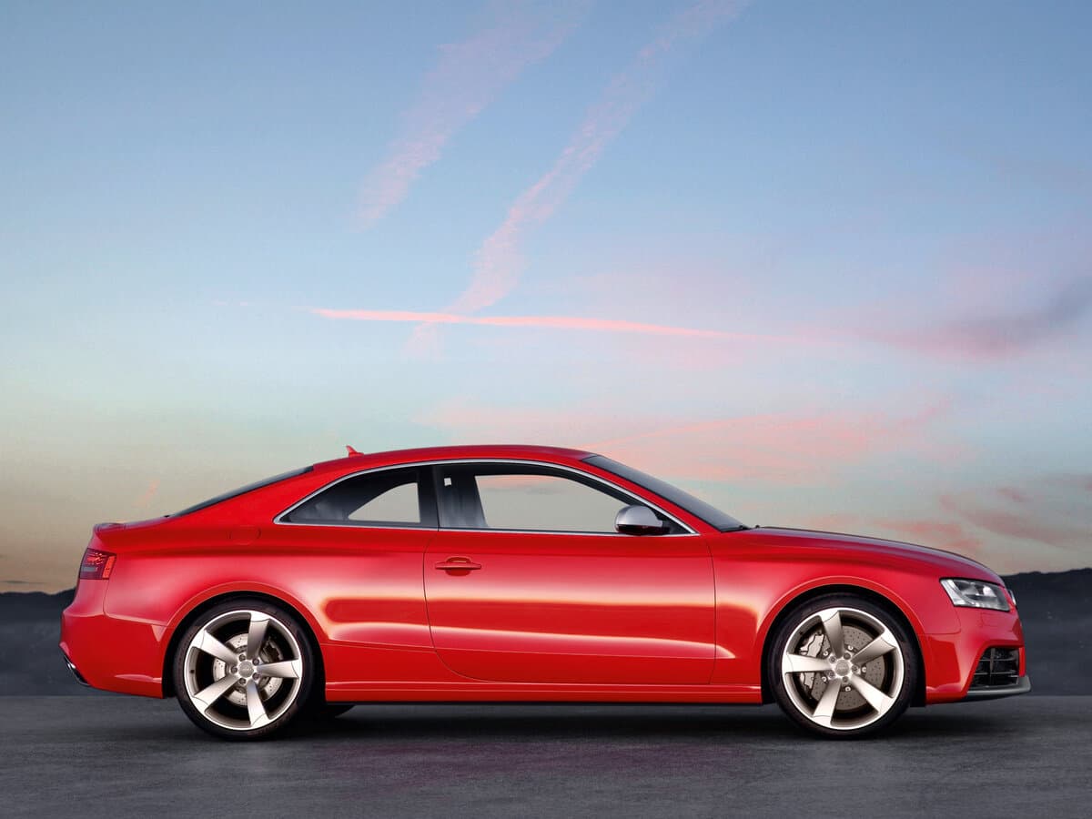 Audi RS 5 I (8T) — Yandan