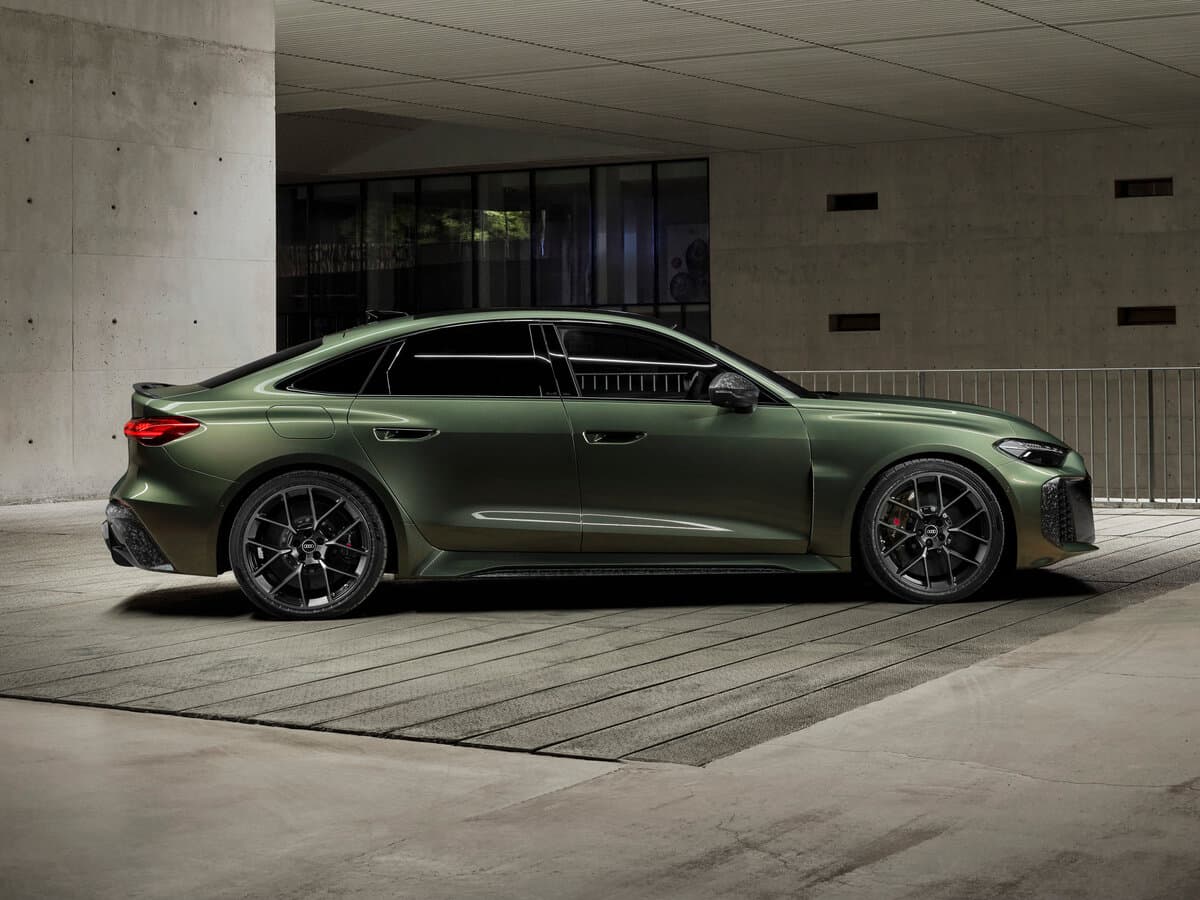 Audi RS 5 III (B10) — Yandan