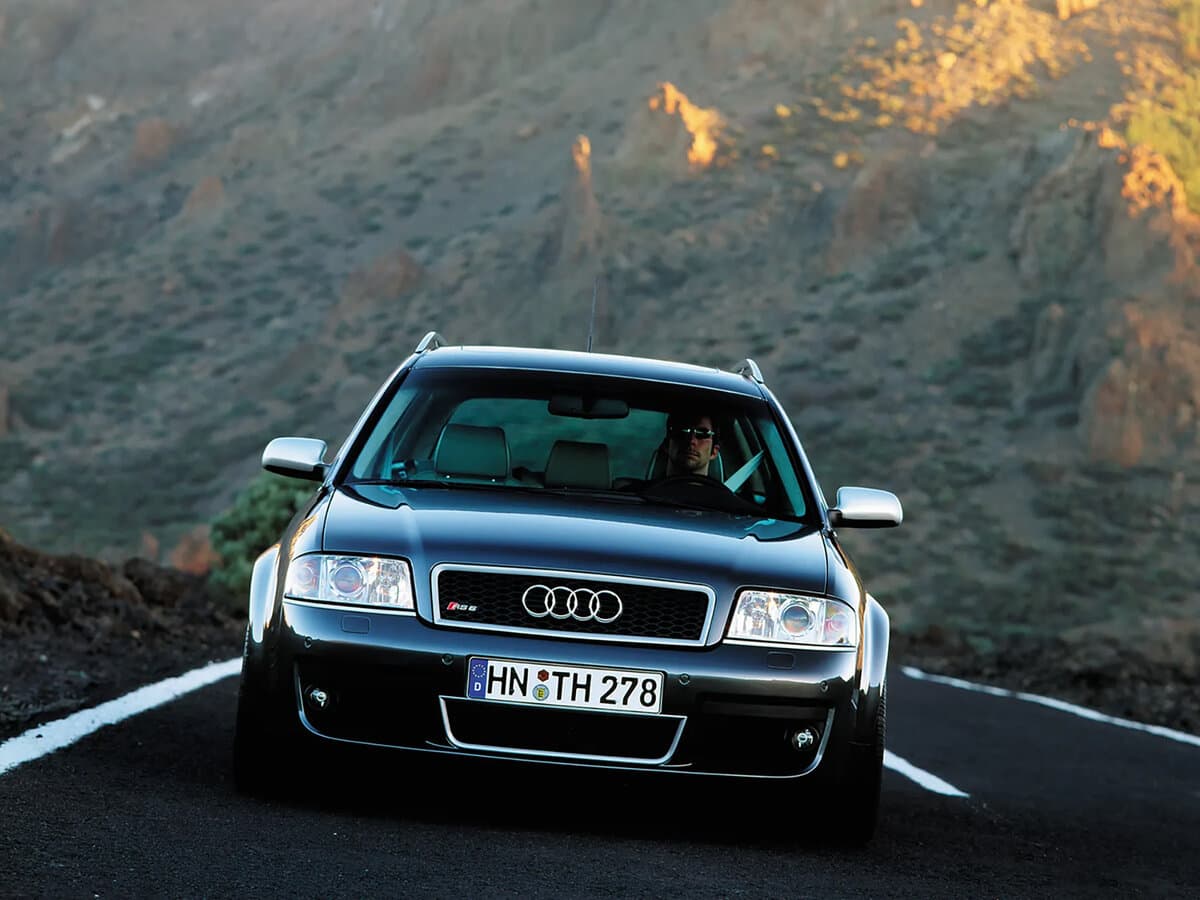 Audi RS 6 I (C5) — Öndən