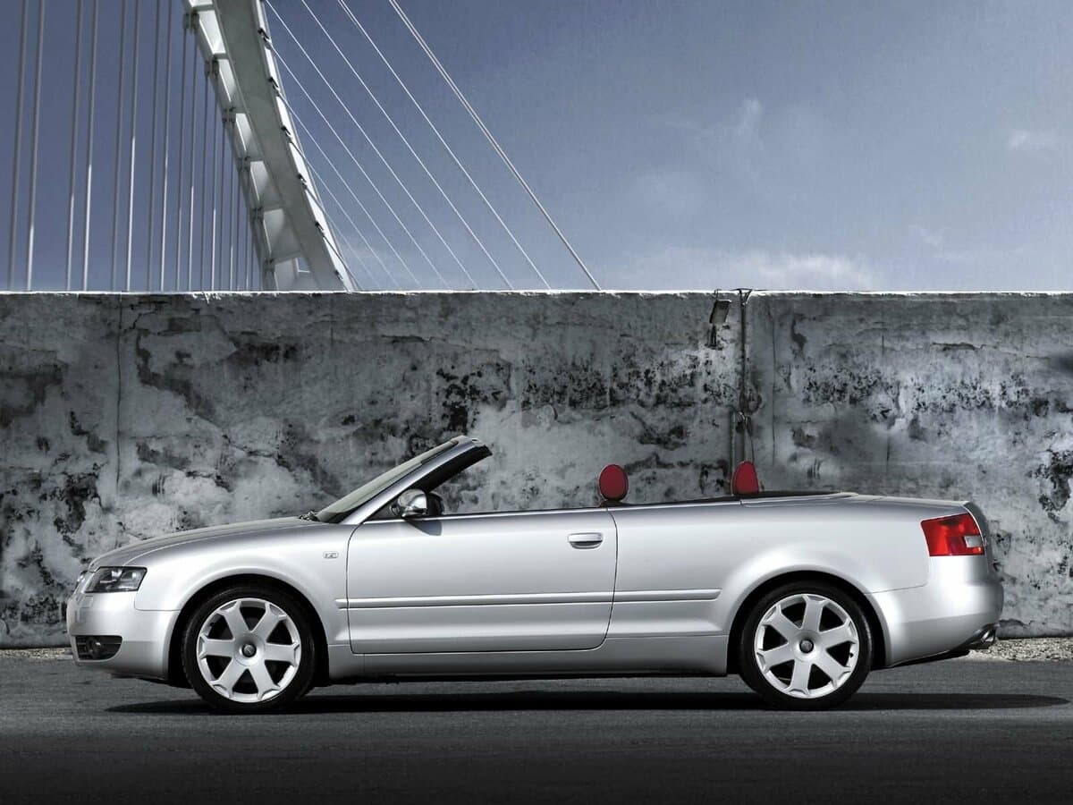 Audi S4 II (B6) — Yandan