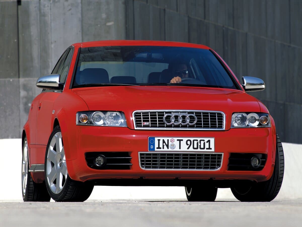 Audi S4 II (B6) — Öndən