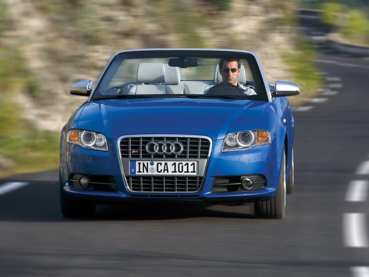 Audi S4 III (B7) — Öndən