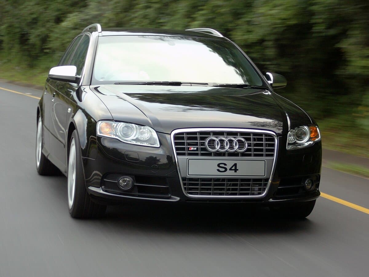Audi S4 III (B7) — Öndən