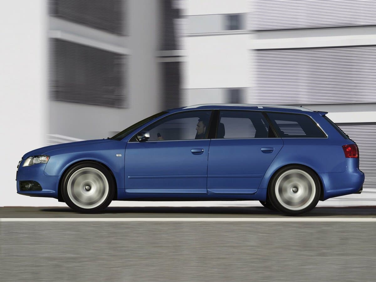Audi S4 III (B7) — Yandan