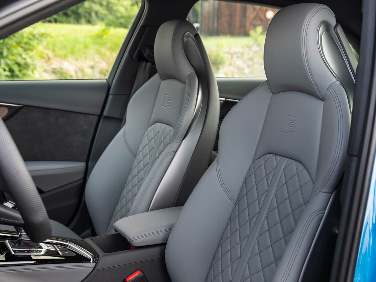 Audi S4 V (B9) Restayling — Salon, arxadan