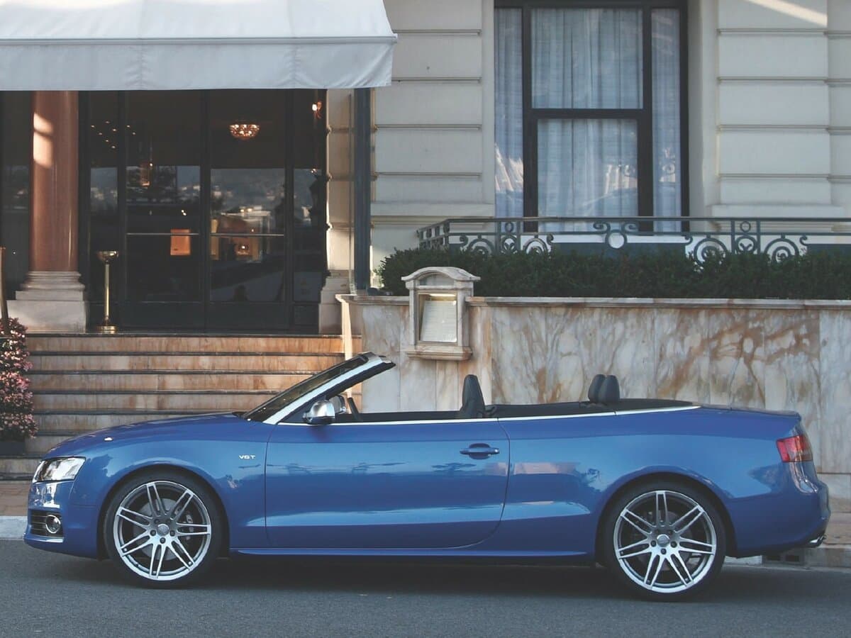 Audi S5 I (8T) — Yandan