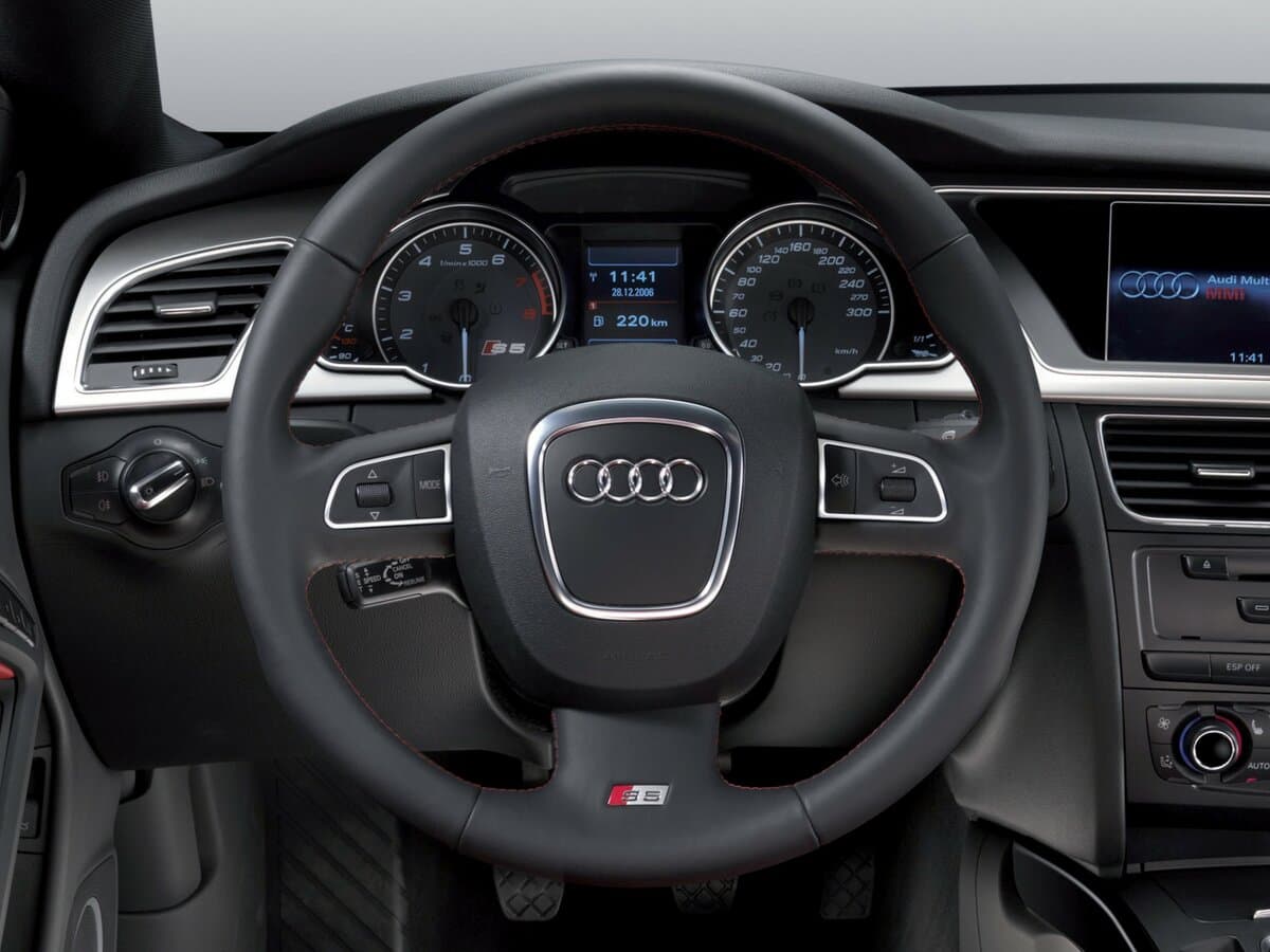 Audi S5 I (8T) — Sükan