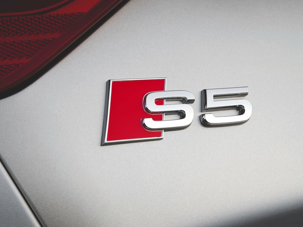 Audi S5 I (8T) Restayling — Salon, arxadan