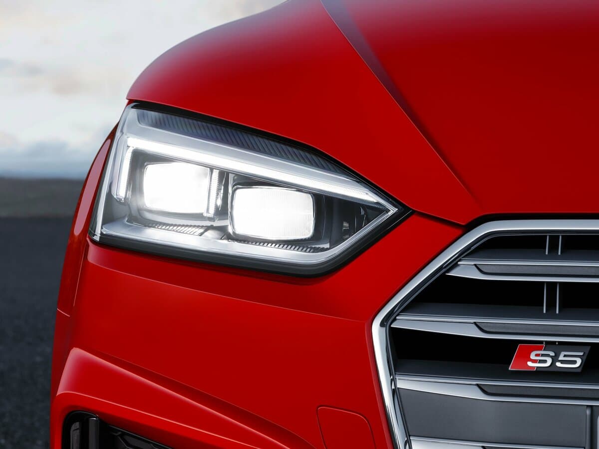 Audi S5 II (F5) — Fara