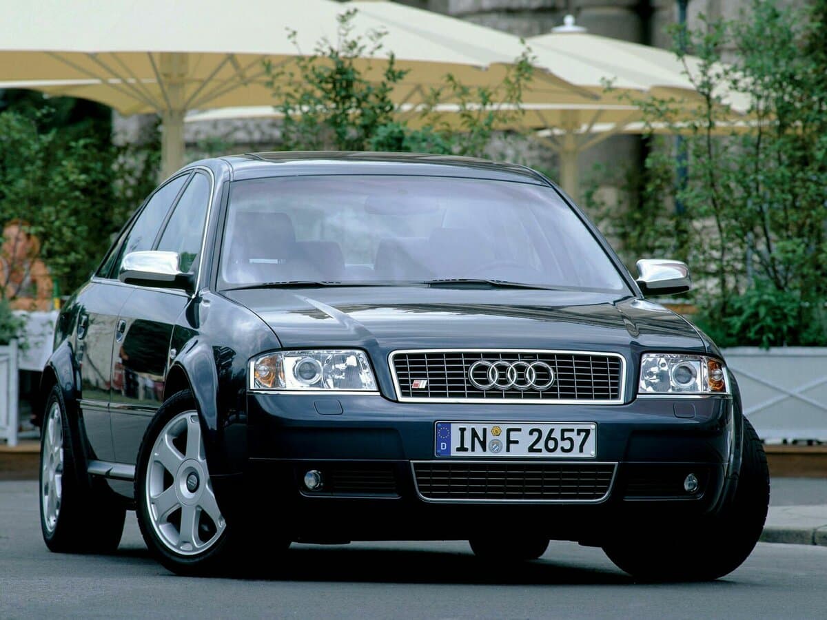 Audi S6 II (C5) — Öndən