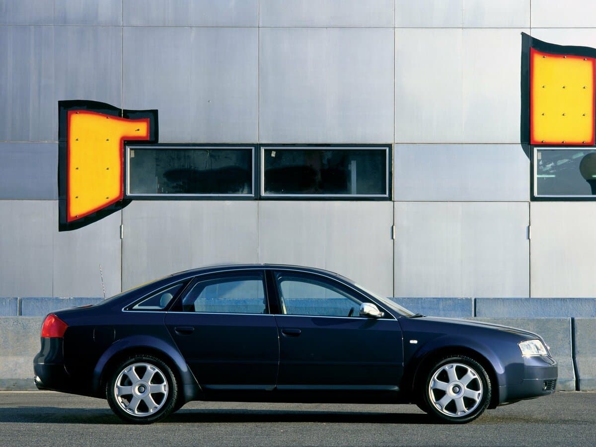 Audi S6 II (C5) — Yandan