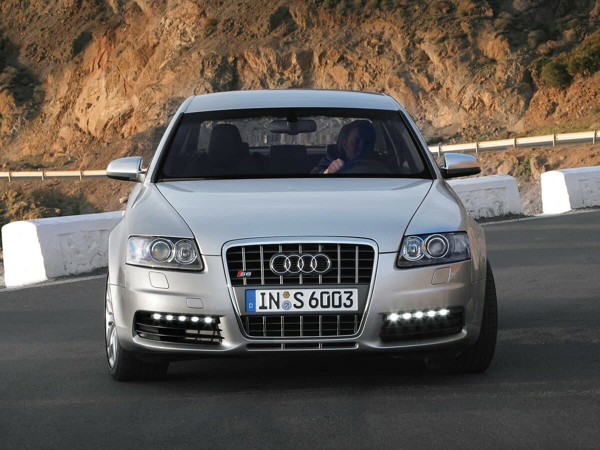 Audi S6 III (C6) — Öndən