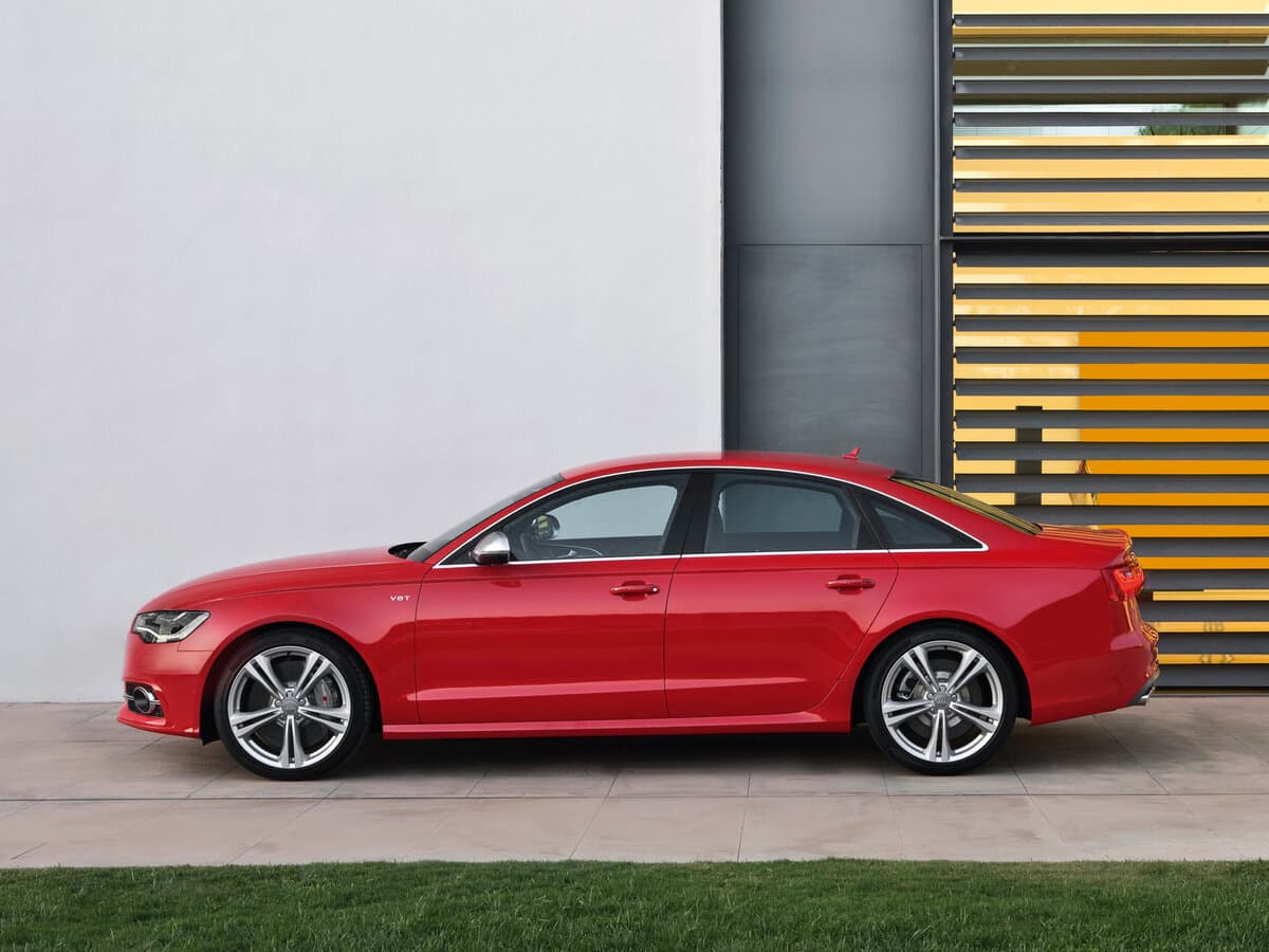 Audi S6 IV (C7) — Yandan