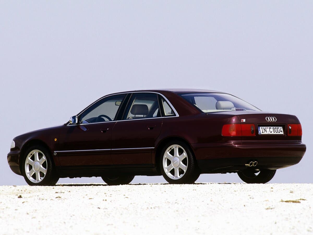 Audi S8 I (D2) — 3/4 arxadan