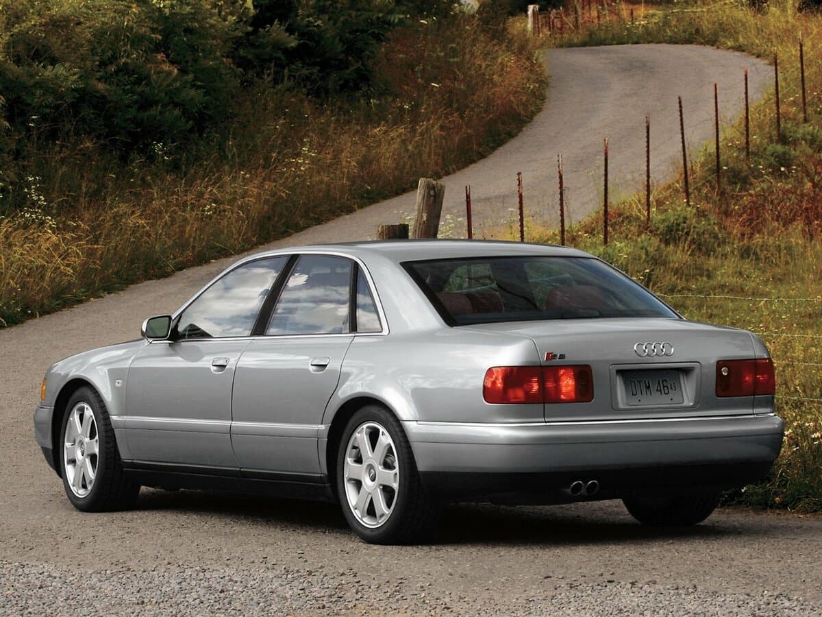 Audi S8 I (D2) Restayling — 3/4 arxadan