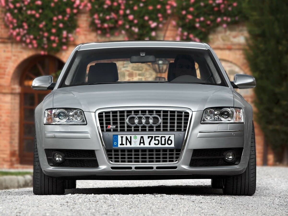 Audi S8 II (D3) — Öndən