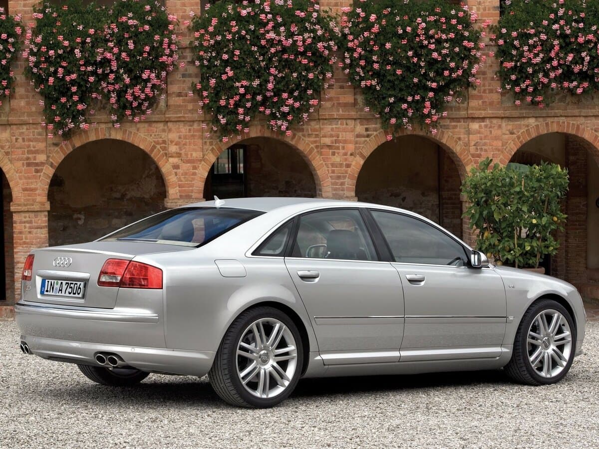 Audi S8 II (D3) — 3/4 arxadan